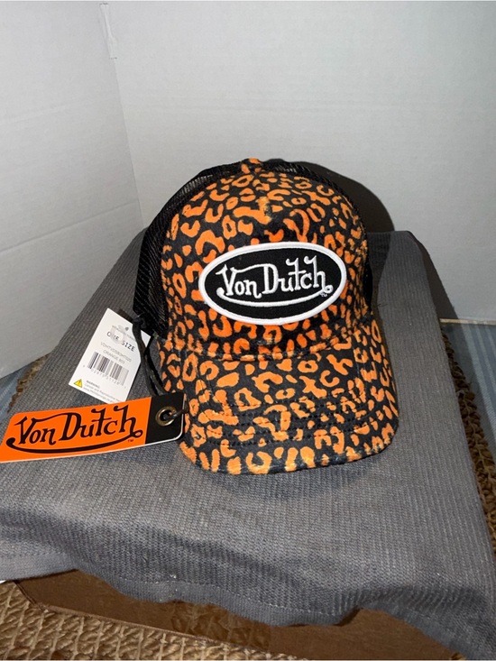 Von Dutch Orange Leopard Print Trucker Hat – NWT